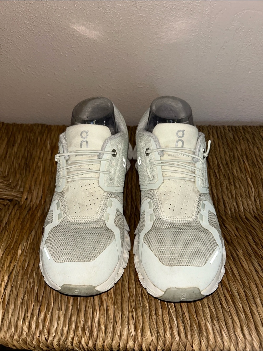 On Cloud 5 women’s size 8  White Breathable Mesh Running Shoes 5998376-101 - Picture 2 of 8